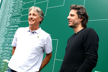 Franco Davin y Gastón Gaudio, en Roland Garros, donde alcanzaron la gloria en 2004 como entrenador-jugador. 
