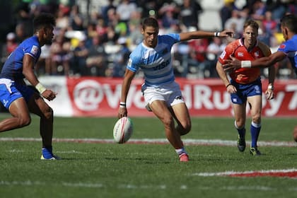 Franco Florio en acción jugando para los Pumas 7s, previo a su incursión en el atletismo