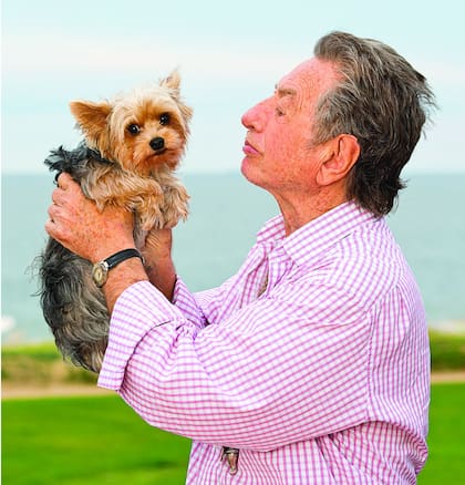 Franco: Hace unas noches atrás me quedé cuidando a los dos perros de Flor y me dieron más cariño que cualquier amante