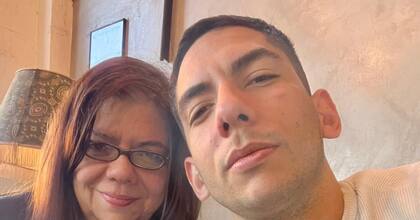 Franco junto a su mamá.