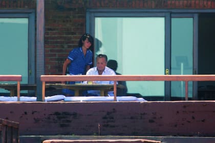 Franco Macri, quien supo ser gran anfitrión de las legendarias fiestas que se celebraban en Terrazas de Manantiales, ahora prefiere la compañía de unos pocos.