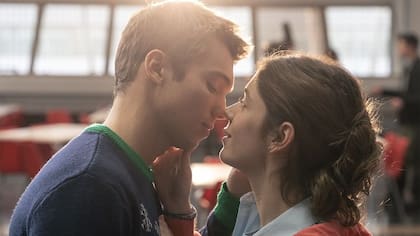 Franco Masini y Georgina Amorós en Todas las veces que nos enamoramos, una producción española disponible en el catálogo de Netflix