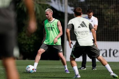 Franco Mastantuono durante uno de los entrenamientos en Real Madrid