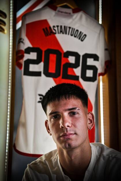 Franco Mastantuono renovó su vínculo con River hasta 2026, con una cláusula récord de rescisión 