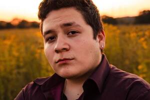 Franco Patiño, de 21 años, estudiaba ingeniería mecánica para encontrar encontrar una manera de ayudar a su madre a caminar nuevamente