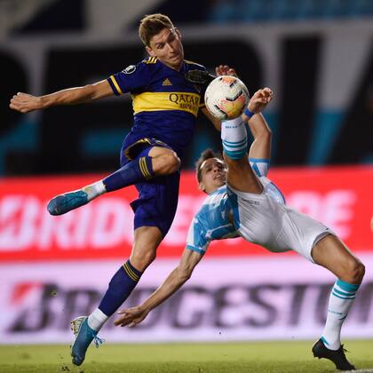 Franco Soldano y una chance clara sobre el final; la pelota se le fue alta
