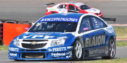 Franco Vivian, en acción con su Chevrolet Cruize
