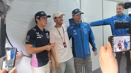 Franco y Pierre junto a Sebastian Vettel, tetracampeón mundial de Fórmula 1 hoy dedicado a difusión de acciones ecológicas.