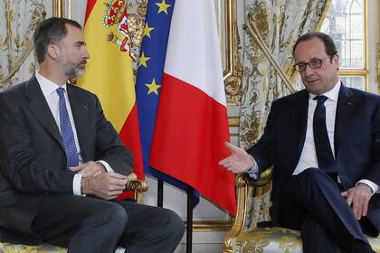 Felipe VI agradeció al gobierno francés "todos los esfuerzos" que están realizando y envió sus condolencias a "todos los familiares de las víctimas"