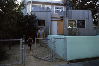 La casa que revolucionó la carrera del arquitecto Frank Gehry y donde vivió 20 años