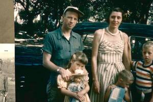 Frank Olson, su esposa Alice, y sus hijos