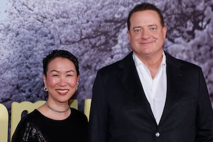 Fraser junto a la directora de la película, la japonesa Hikari, en el estreno mundial de la película realizado en Londres en diciembre pasado