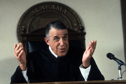 Fred Gwynne, en una escena de Mi primo Vinny