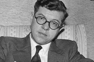 Fred Hoyle nació en 1915, el año en que Albert Einstein publicó su teoría general de la relatividad