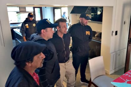 Fred Machado es trasladado durante su detención