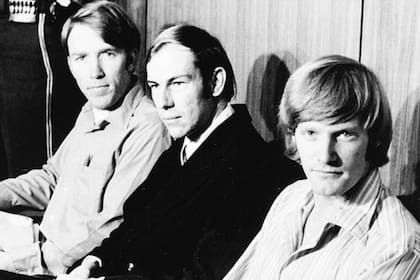 Frederick Woods, en el centro , con James y Richard Schoenfeld, los tres secuestradores de los niños del autobús escolar, en una foto sin fecha