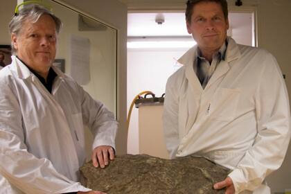 Fredrik Terfelt y Birger Schmitz disolvieron casi diez toneladas de rocas sedimentarias de antiguos fondos marinos
