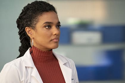 Freema Agyeman es la jefa de oncología.