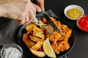 Freír los alimentos figura entre los métodos menos recomendables para quienes buscan una alimentación saludable