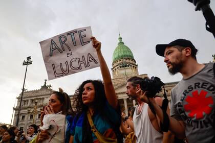 Frente al Congreso, la comunidad artística se expresó en contra de la "ley ómnibus"