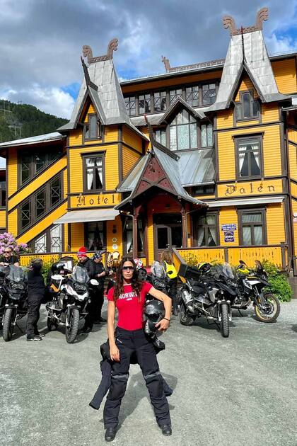 Frente al hotel Dalen, construido originalmente en 1894, está ubicado cerca de las tranquilas orillas del canal de Telemark y del lago Bandak.