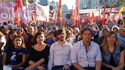 Frente de Izquierda y de los Trabajadores: movilización y acto con dirigentes en la Plaza de Mayo