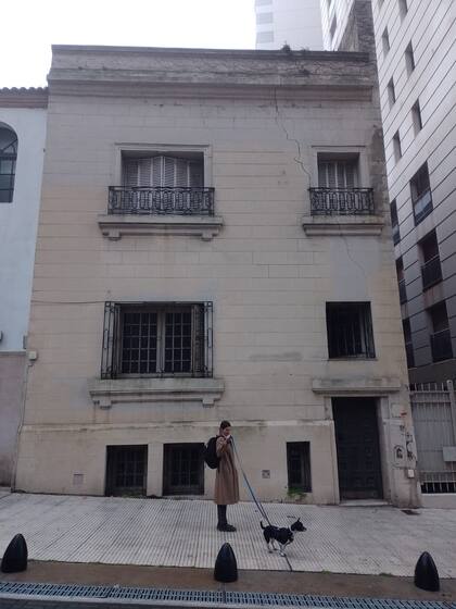 Frente de la casa de Oliverio Girondo y Norah Lange en Suipacha 1444, Retiro.