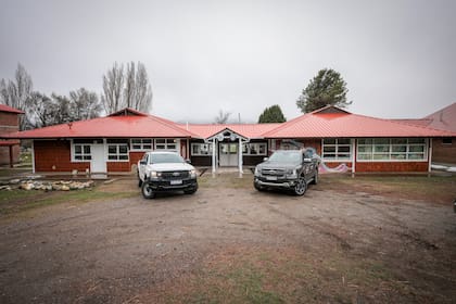 Frente de la escuela N°103 en Villa Lago Rivadavia