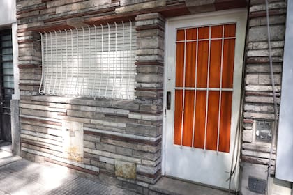 Frente de uno de los domicilios que el Ministerio de Desarrollo Humano denunció como "comedor fantasma" el año pasado.