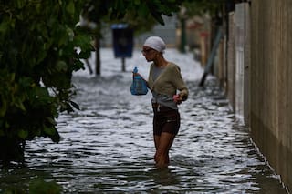 Frente frío avanza por Cuba; el Malecón habanero sufre fuertes inundaciones