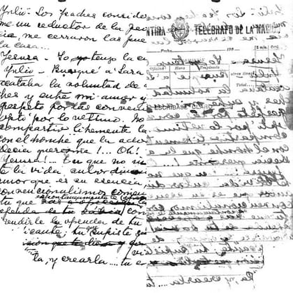Frente y reverso de un formulario de telegrama con el manuscrito de "M´hijo el dotor", de Florencio Sánchez.