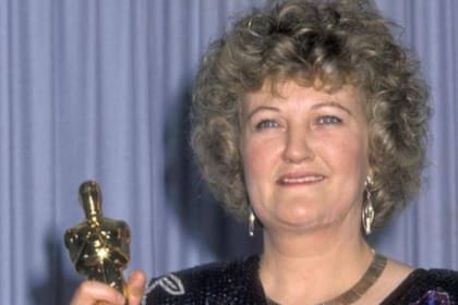 Fricker, de origen irlandés, ganó un Oscar por su interpretación de la madre de Christy Brown en Mi pie izquierdo