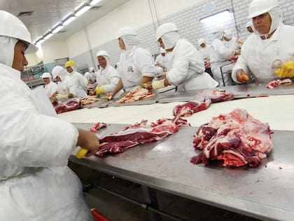 Frigorífico de San Pablo, en Brasil. El vecino país es el mayor exportador del mundo