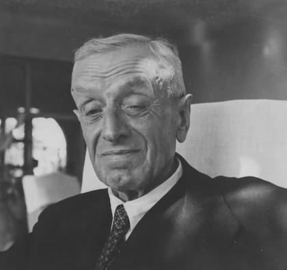 Fritz Thyssen, abuelo de Federico Augusto y uno de los grandes magnates del acero alemán que financió el ascenso de Adolf Hitler. Tras romper con el régimen y huir a Francia en 1939, fue detenido y enviado a campos de concentración. Liberado al final de la guerra, enfrentó un proceso de desnazificación y finalmente se exilió en la Argentina