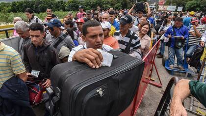 Frontera con Colombia: 50.000 personas cruzaron en los últimos días