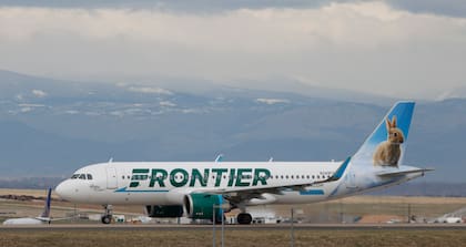 Frontier quedó fuera del acuerdo con Spirit Airlines (AP Foto/David Zalubowski, Archivo)