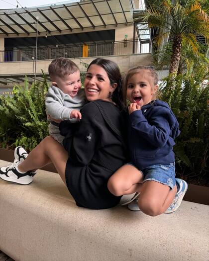 Fruto de su relación con Enzo Fernández, Cervantes tuvo a Benjamín (1) y Olivia (4) (Foto: Instagram @valucervantes)