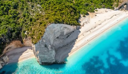 Fteri Beach, en Grecia - World Best Beaches