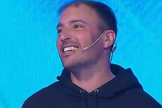 Fue al programa de Darío Barassi y emocionó a todos al proponerle casamiento a su novia en vivo