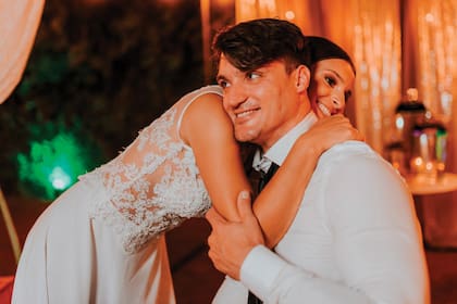 "Fue algo que charlamos entre los dos y en un momento dijimos: ‘Bueno, nos casamos ahora y cuando se pueda festejamos'", contó Florencia.