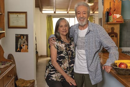 “Fue amor a primera vista. Todo de ella me enamoró... Y sigue enamorándome día a día”, dice Donald de su mujer