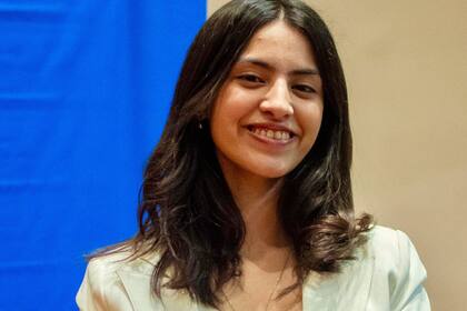 para Pilar, la cuenta regresiva está atravesada por mucho esfuerzo personal y también financiero. Por ello, entre trabajo, entrenamiento y estudio, ella se encuentra asimismo recaudando fondos para hacer posible esta representación. (Contacto: pilarurbinaa@gmail.com)