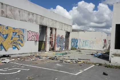 “Fue como el tren bala o como Lafsa, la línea aérea que nunca voló. Si nos podemos a recordar, hay ejemplos para empapelar”, sostiene Miguel Ángel Cordero, ex estacionero y denunciante ante la AFIP