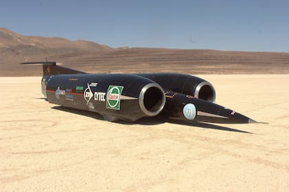 Fue desarrollado por un equipo británico dirigido por Richard Noble para superar el récord de velocidad en tierra