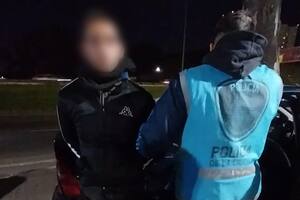 Fue detenido un hombre acusado de golpear a una mujer de 61 años con una botella para robarle el celular.