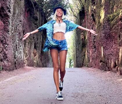 “Fue en Tenerife donde mi corazón encontró su lugar. La isla volcánica me hizo sentir que mi alma se expandía. Rodeada de naturaleza, montañas, mar y playas increíbles, sabía que quería vivir allí”