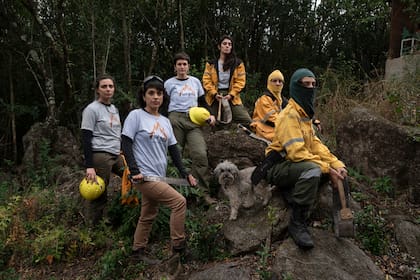 Fuegas, un colectivo ecofeminista profundamente ligado al monte, surge también en memoria de la bombera Luana Ludeña.