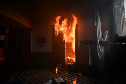 Fuego en una de las oficinas del edificio del Congreso. 