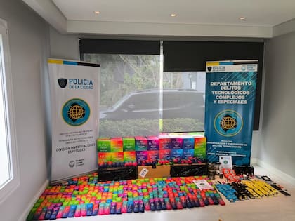 Fueron decomisados más de 500 paquetes de masticables con THC