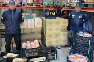 Riesgo sanitario. Detectaron que una distribuidora modificaba fechas de vencimiento para comercializar carnes y bebidas en mal estado